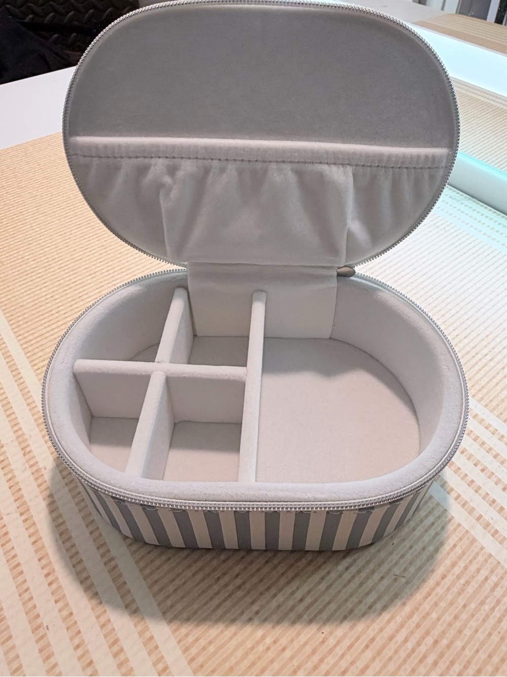 Travel Jewelry Case Organizer Gray & White Toile Print